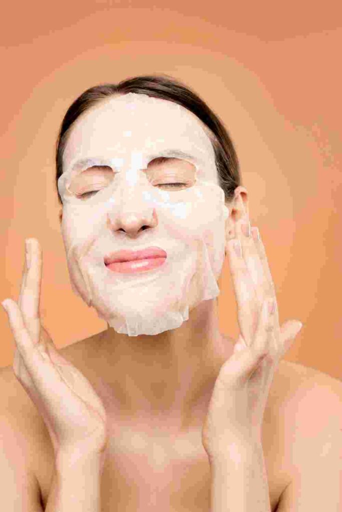 Moisturizing with a face mask